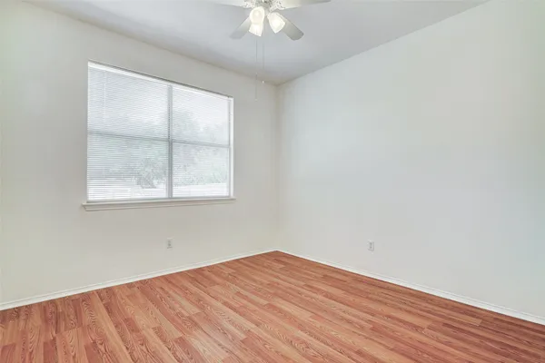 $2,300 | 1001 Clear Lake Lane, Leander, TX 78641