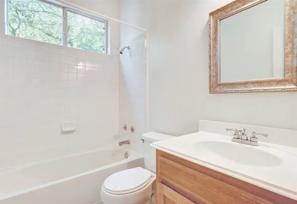 $2,300 | 1001 Clear Lake Lane, Leander, TX 78641