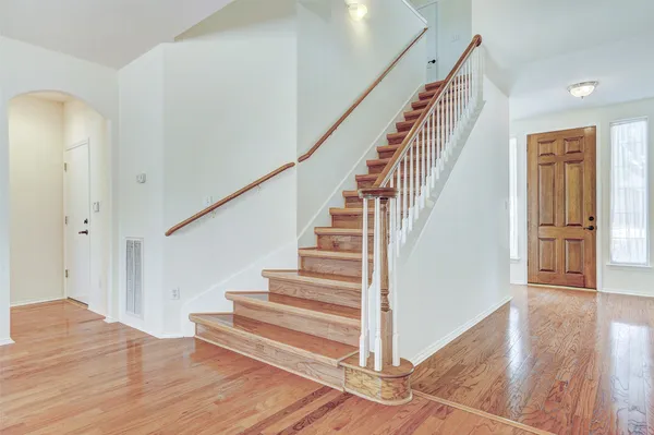 $2,300 | 1001 Clear Lake Lane, Leander, TX 78641