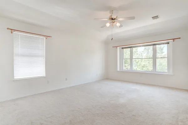 $2,300 | 1001 Clear Lake Lane, Leander, TX 78641