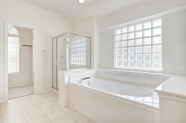 $2,300 | 1001 Clear Lake Lane, Leander, TX 78641