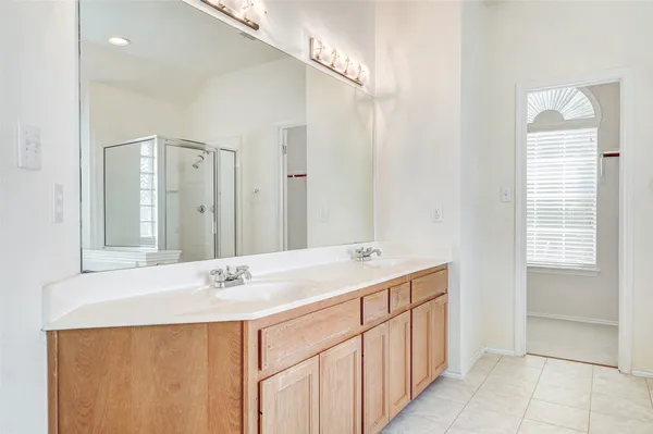 $2,300 | 1001 Clear Lake Lane, Leander, TX 78641