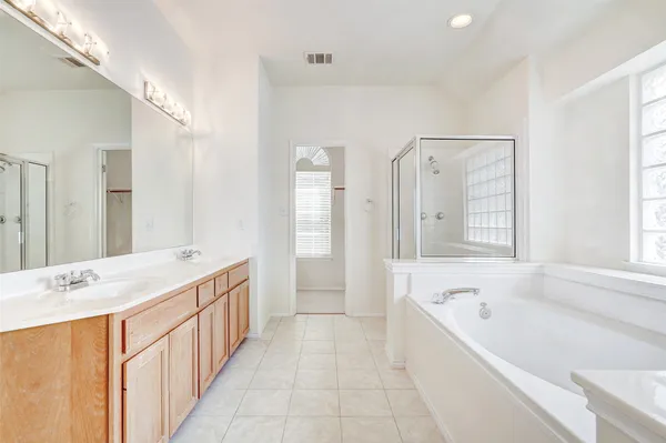 $2,300 | 1001 Clear Lake Lane, Leander, TX 78641