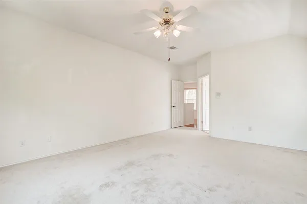 $2,300 | 1001 Clear Lake Lane, Leander, TX 78641