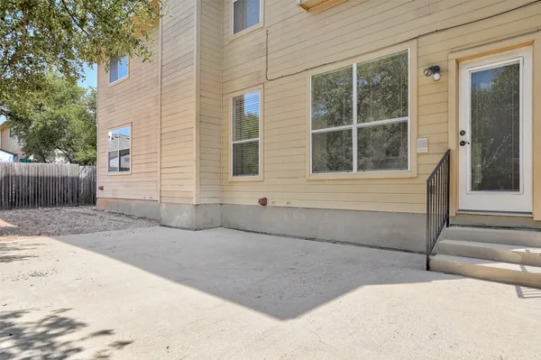 $2,300 | 1001 Clear Lake Lane, Leander, TX 78641