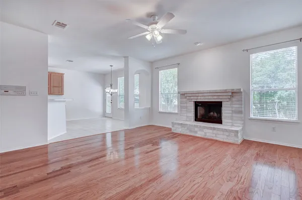 $2,300 | 1001 Clear Lake Lane, Leander, TX 78641