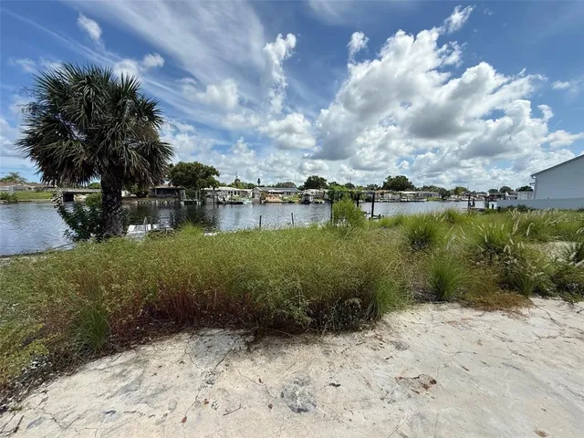 $129,900 | 5251 Boardwalk Street, Holiday, FL 34690