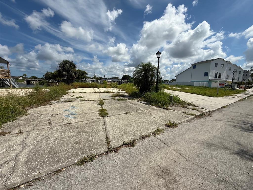 5251 Boardwalk Street Holiday, FL 34690 - Photo 10 of 11