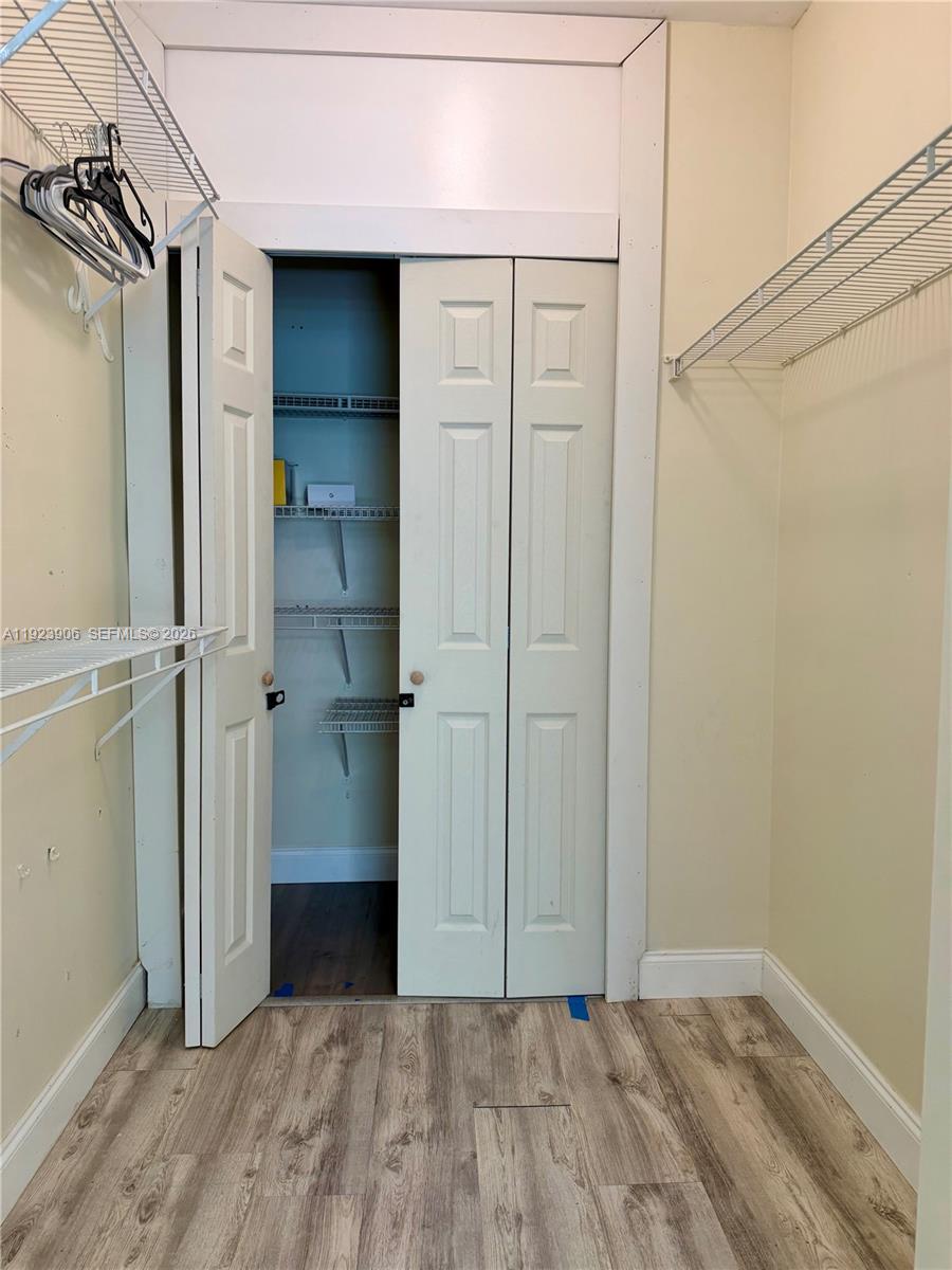 17150 North Bay Road, Unit 2419 Sunny Isles Beach, FL 33160 - Photo 14 of 27 a view of a bathroom