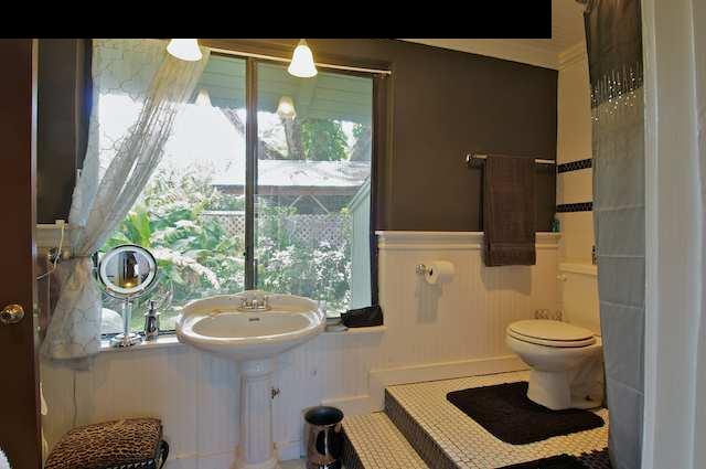 490 Kaupakalua Road Haiku, HI 96708 - Photo 20 of 30 a bathroom with a sink toilet and shower