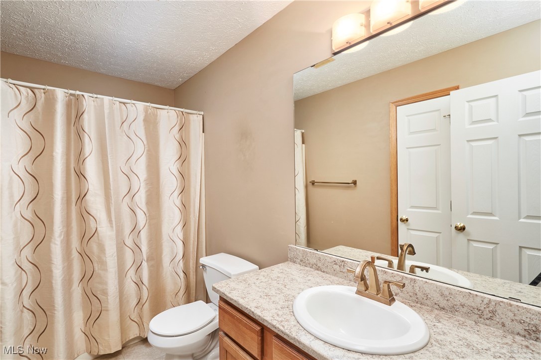 2558 Wright Road Akron, OH 44320 - Photo 14 of 22