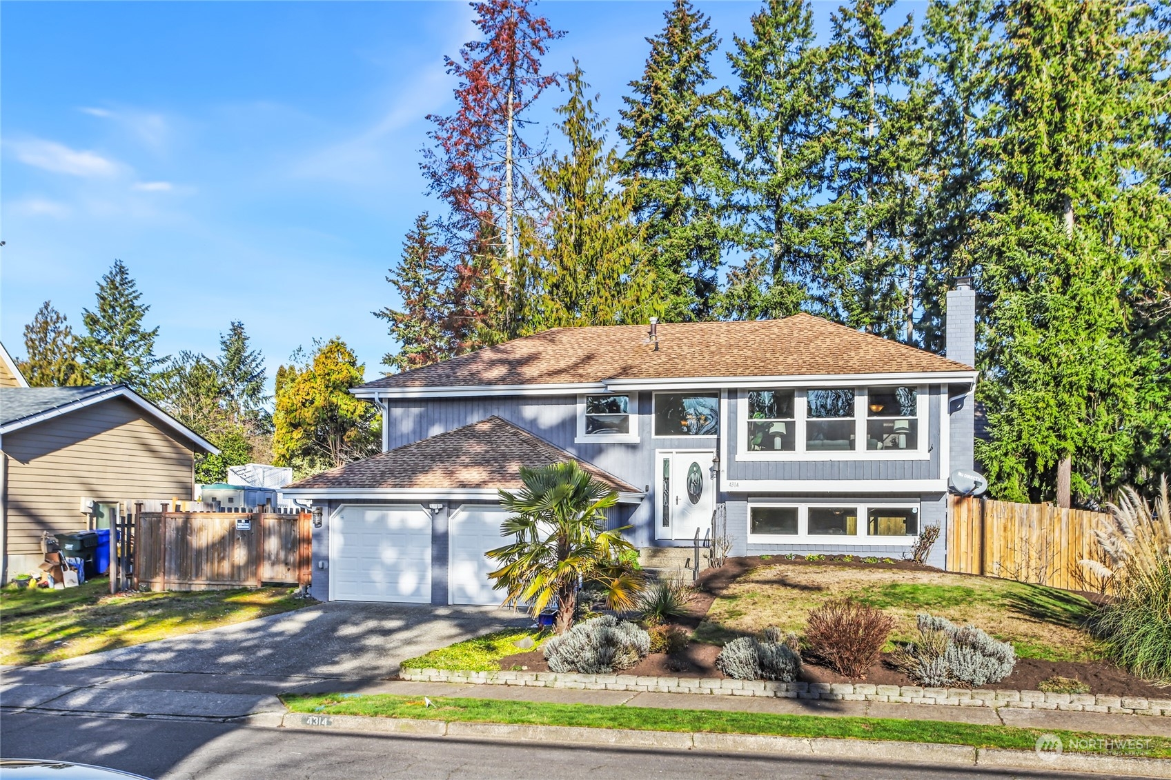 4314 Southeast 2nd Place Renton, WA 98059 - Photo 4 of 36