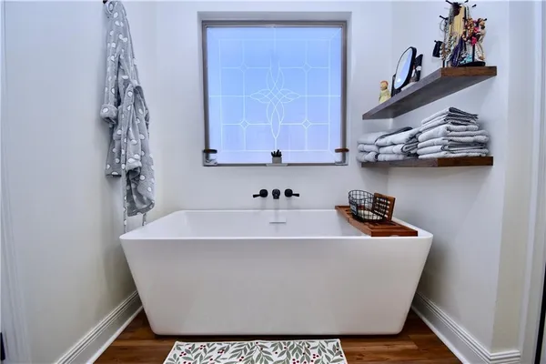 $380,500 | 507 Sophie Lane, Dry Prong, LA 71423