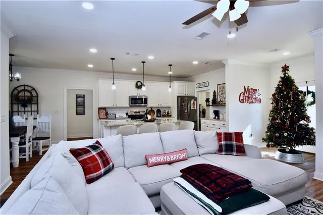 $380,500 | 507 Sophie Lane, Dry Prong, LA 71423