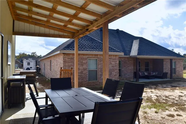 $380,500 | 507 Sophie Lane, Dry Prong, LA 71423