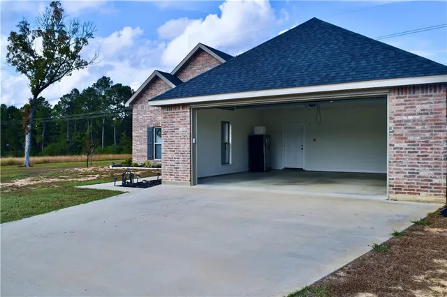 $380,500 | 507 Sophie Lane, Dry Prong, LA 71423
