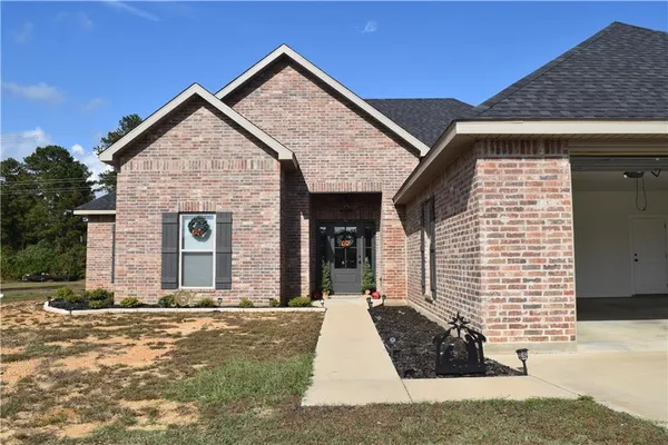$380,500 | 507 Sophie Lane, Dry Prong, LA 71423