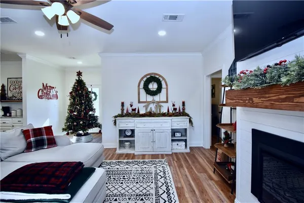 $380,500 | 507 Sophie Lane, Dry Prong, LA 71423