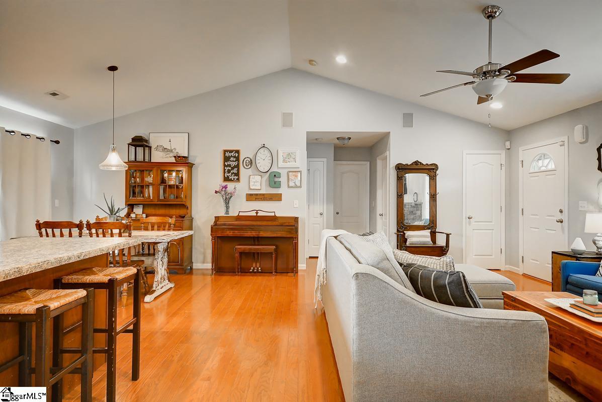 264 Sleepy River Road Simpsonville, SC 29681 - Photo 11 of 33 Gallery Image 11