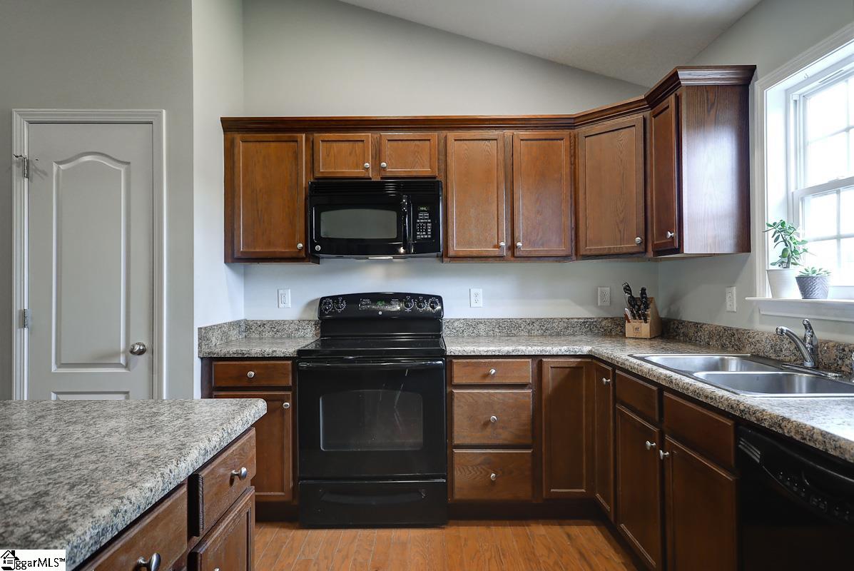264 Sleepy River Road Simpsonville, SC 29681 - Photo 15 of 33 Gallery Image 15