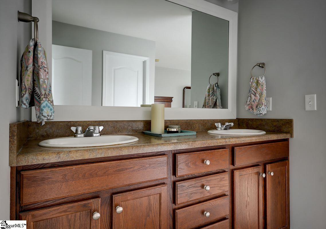 264 Sleepy River Road Simpsonville, SC 29681 - Photo 19 of 33 Gallery Image 19