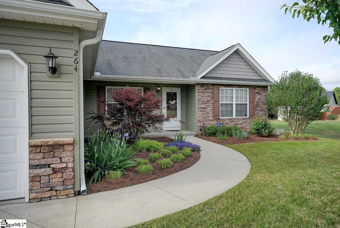 264 Sleepy River Road Simpsonville, SC 29681 - Photo 3 of 33 Gallery Image 3