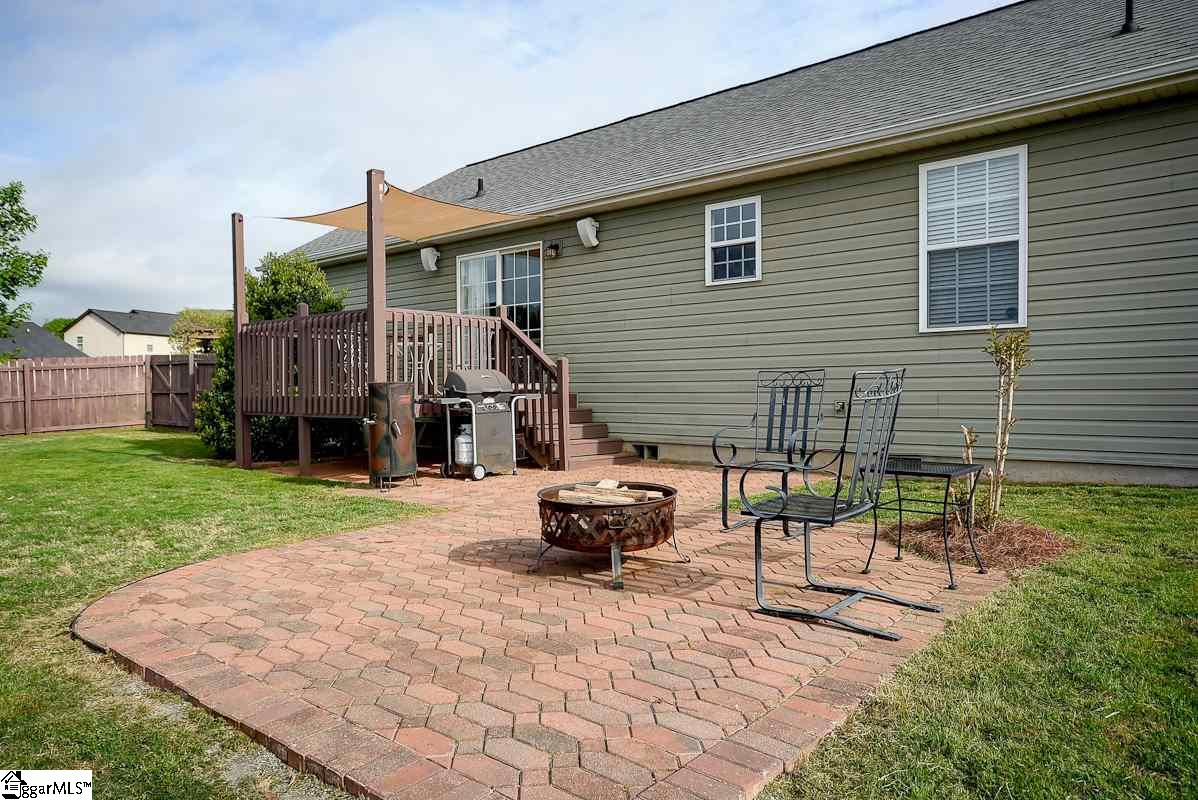 264 Sleepy River Road Simpsonville, SC 29681 - Photo 30 of 33 Gallery Image 30