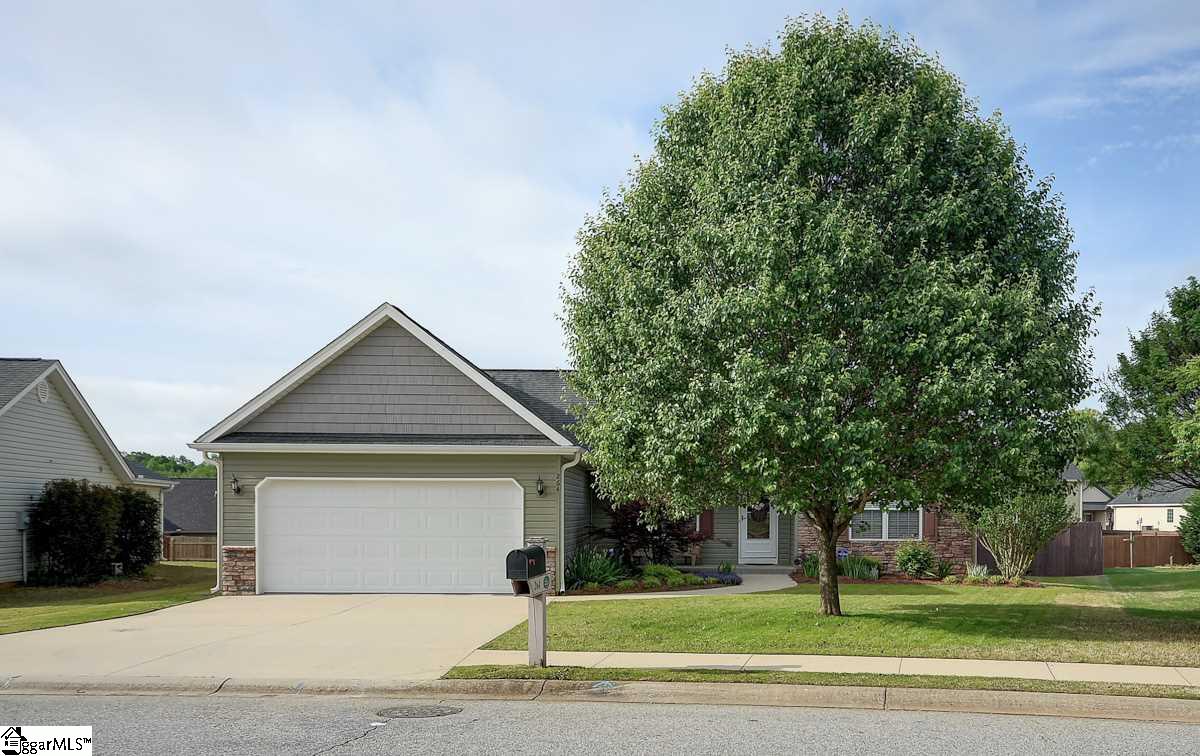 264 Sleepy River Road Simpsonville, SC 29681 - Photo 4 of 33 Gallery Image 4