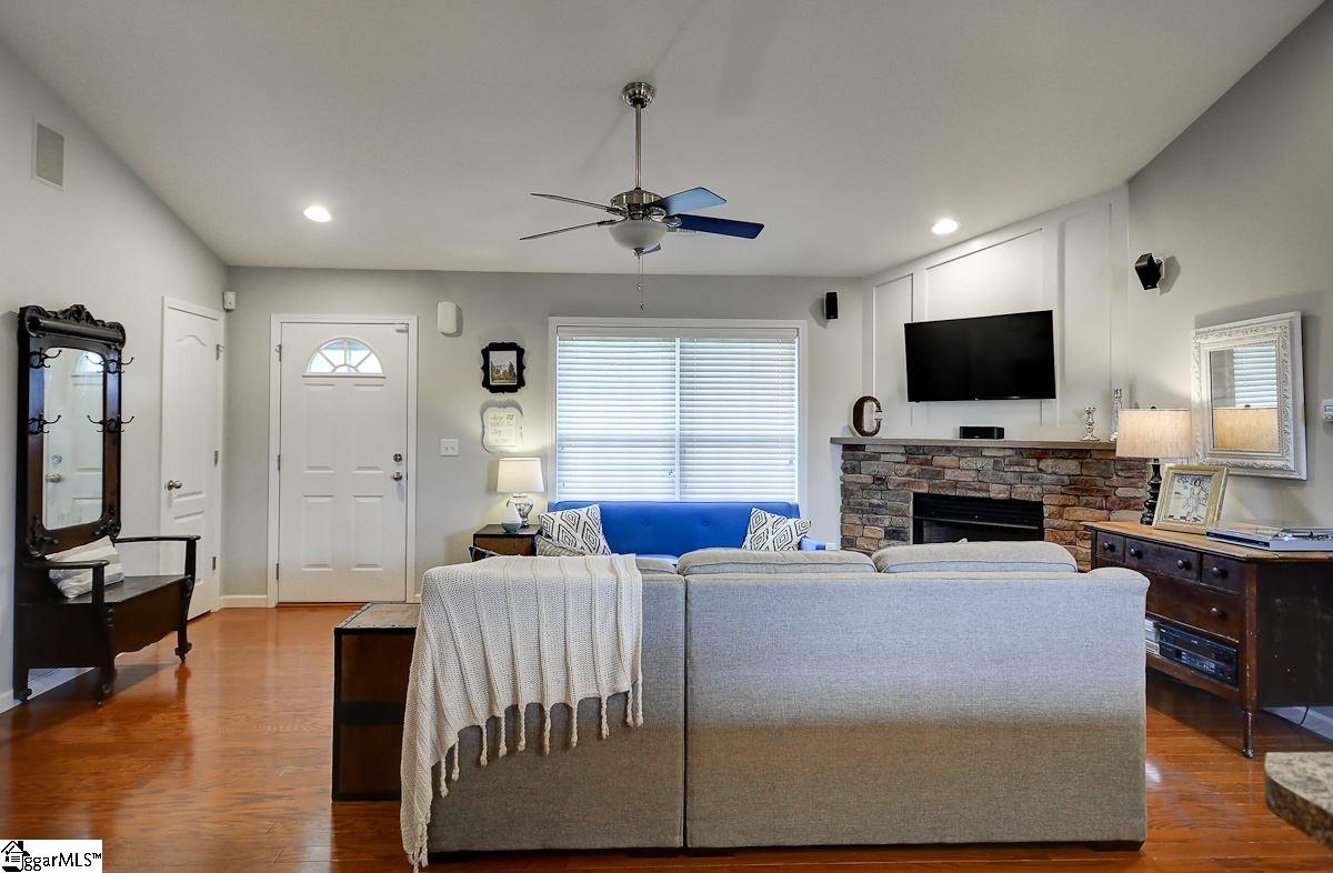 264 Sleepy River Road Simpsonville, SC 29681 - Photo 10 of 33 Gallery Image 10