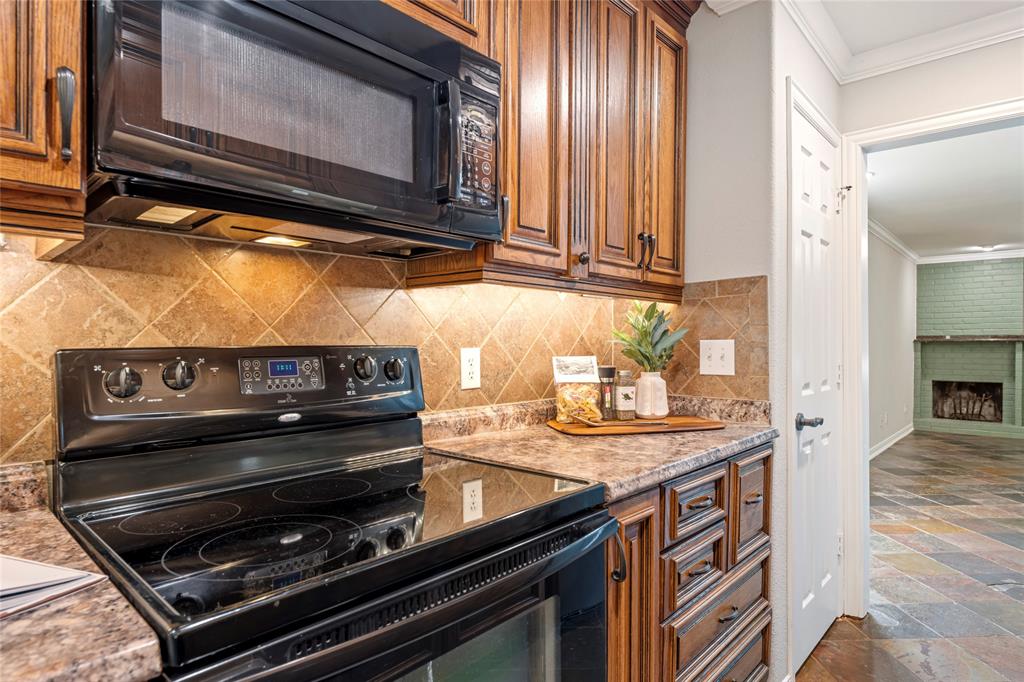 13571 Waterfall Way Dallas, TX 75240 - Photo 12 of 30