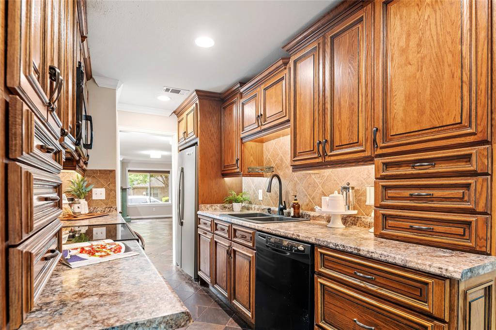 13571 Waterfall Way Dallas, TX 75240 - Photo 8 of 30