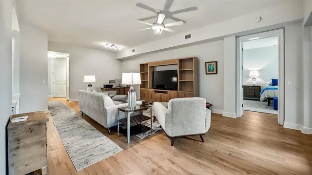 $325,000 | 102 Camino Real, Unit 102, Howey-in-the-Hills, FL 34737