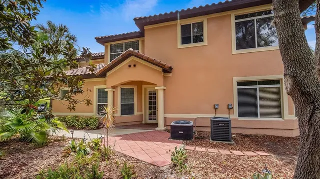 $325,000 | 102 Camino Real, Unit 102, Howey-in-the-Hills, FL 34737