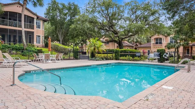 $325,000 | 102 Camino Real, Unit 102, Howey-in-the-Hills, FL 34737