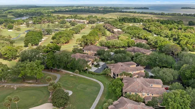 $325,000 | 102 Camino Real, Unit 102, Howey-in-the-Hills, FL 34737