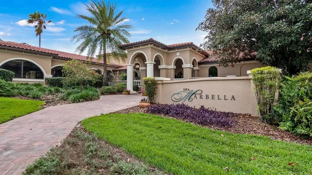 $325,000 | 102 Camino Real, Unit 102, Howey-in-the-Hills, FL 34737