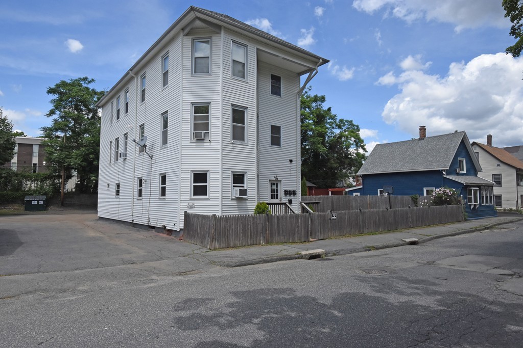 13 St Johns Road Worcester, MA 01603 - Photo 1 of 32 Gallery Image 1