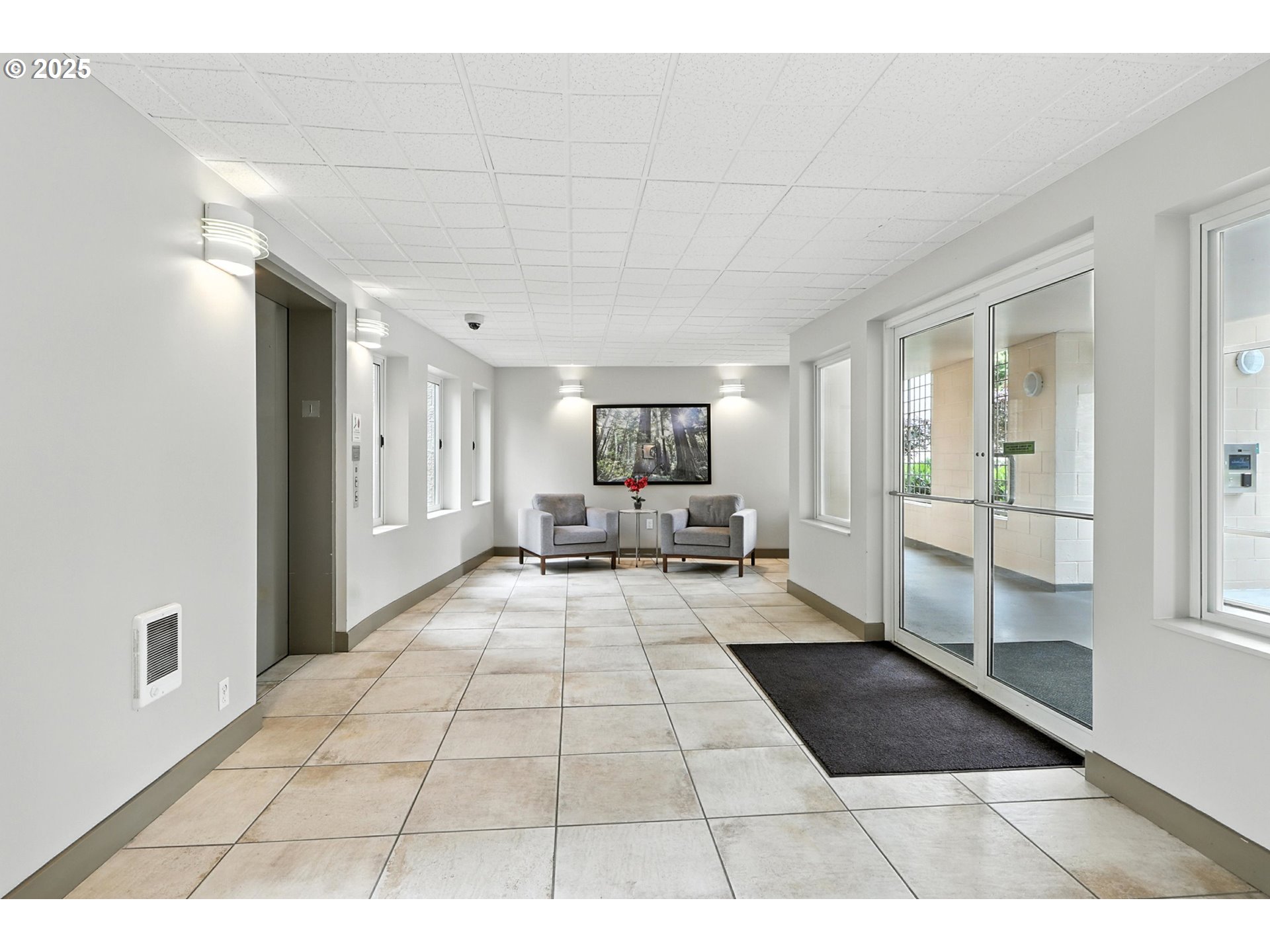 6605 West Burnside Road, Unit 129 Portland, OR 97225 - Photo 4 of 36 Lobby