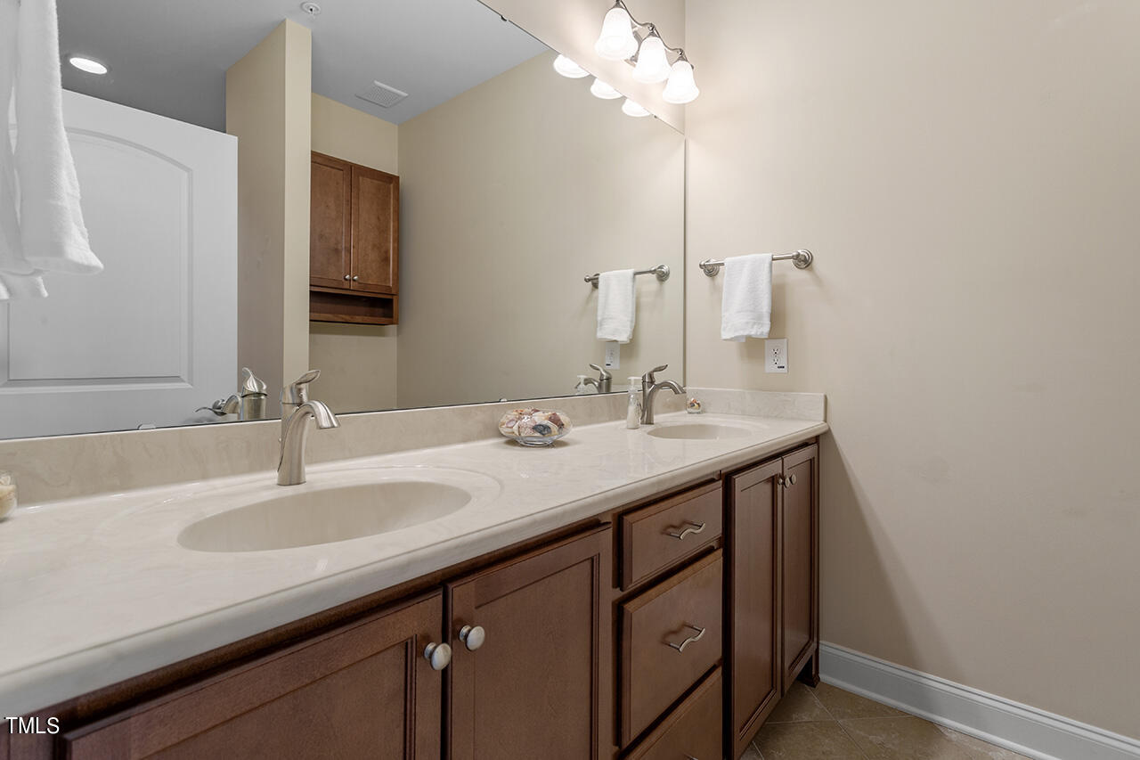 964 Carolina Bell Road Apex, NC 27502 - Photo 29 of 33 964 Carolina Bell Rd_31
