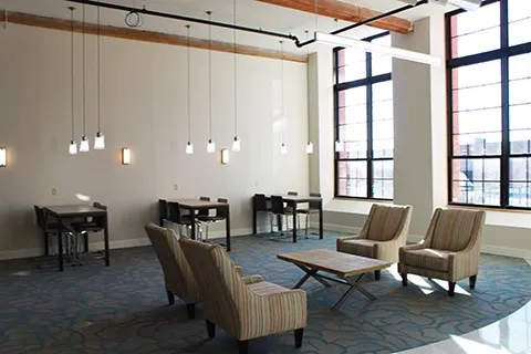 $2,410 | 91 Main Street, Unit 204, Warren, RI 02885