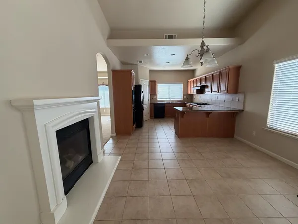 $689,000 | 548 West Serena Avenue, Clovis, CA 93619