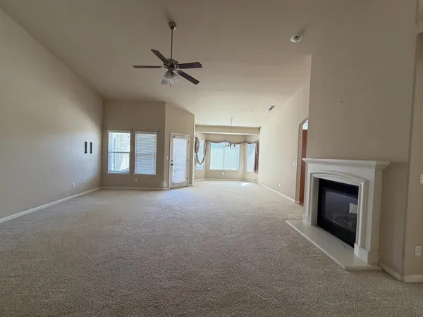 $689,000 | 548 West Serena Avenue, Clovis, CA 93619