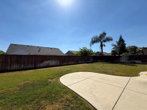 $689,000 | 548 West Serena Avenue, Clovis, CA 93619