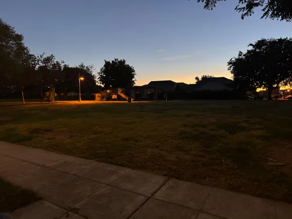$689,000 | 548 West Serena Avenue, Clovis, CA 93619