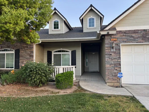 $689,000 | 548 West Serena Avenue, Clovis, CA 93619