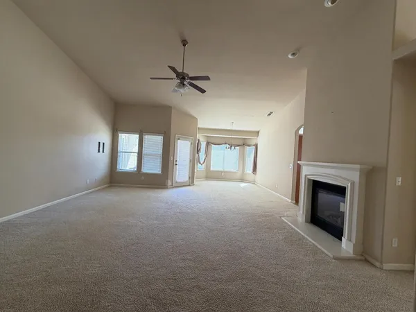 $689,000 | 548 West Serena Avenue, Clovis, CA 93619