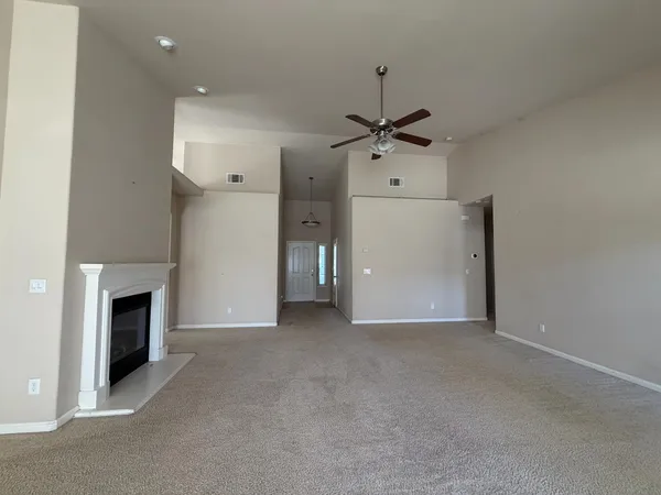 $689,000 | 548 West Serena Avenue, Clovis, CA 93619