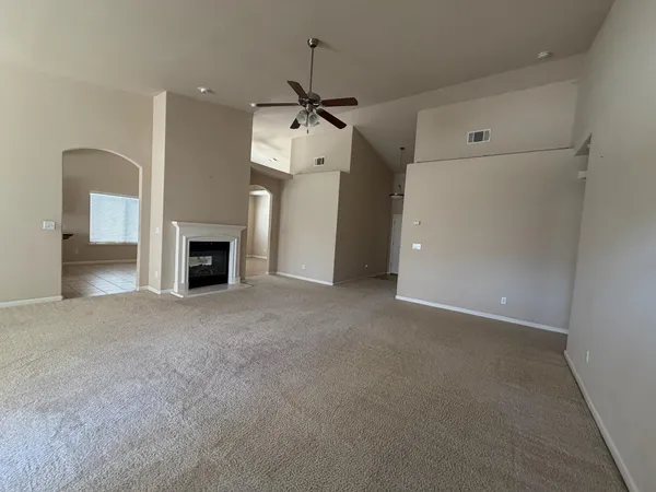 $689,000 | 548 West Serena Avenue, Clovis, CA 93619