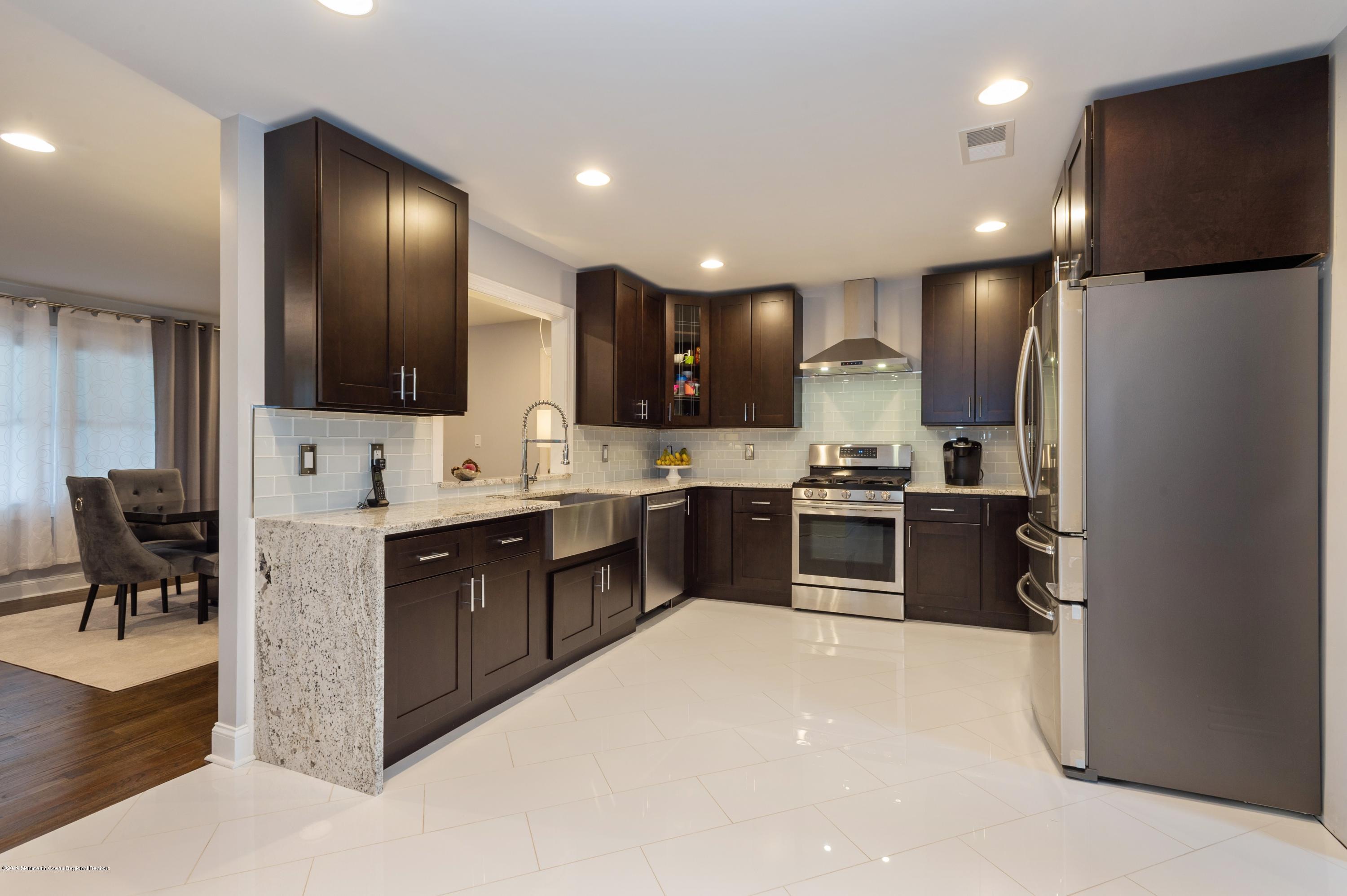 181 Jackson Mills Road Jackson, NJ 08527 - Photo 4 of 21 03_181JacksonMillsRd_5_Kitchen_HiRes