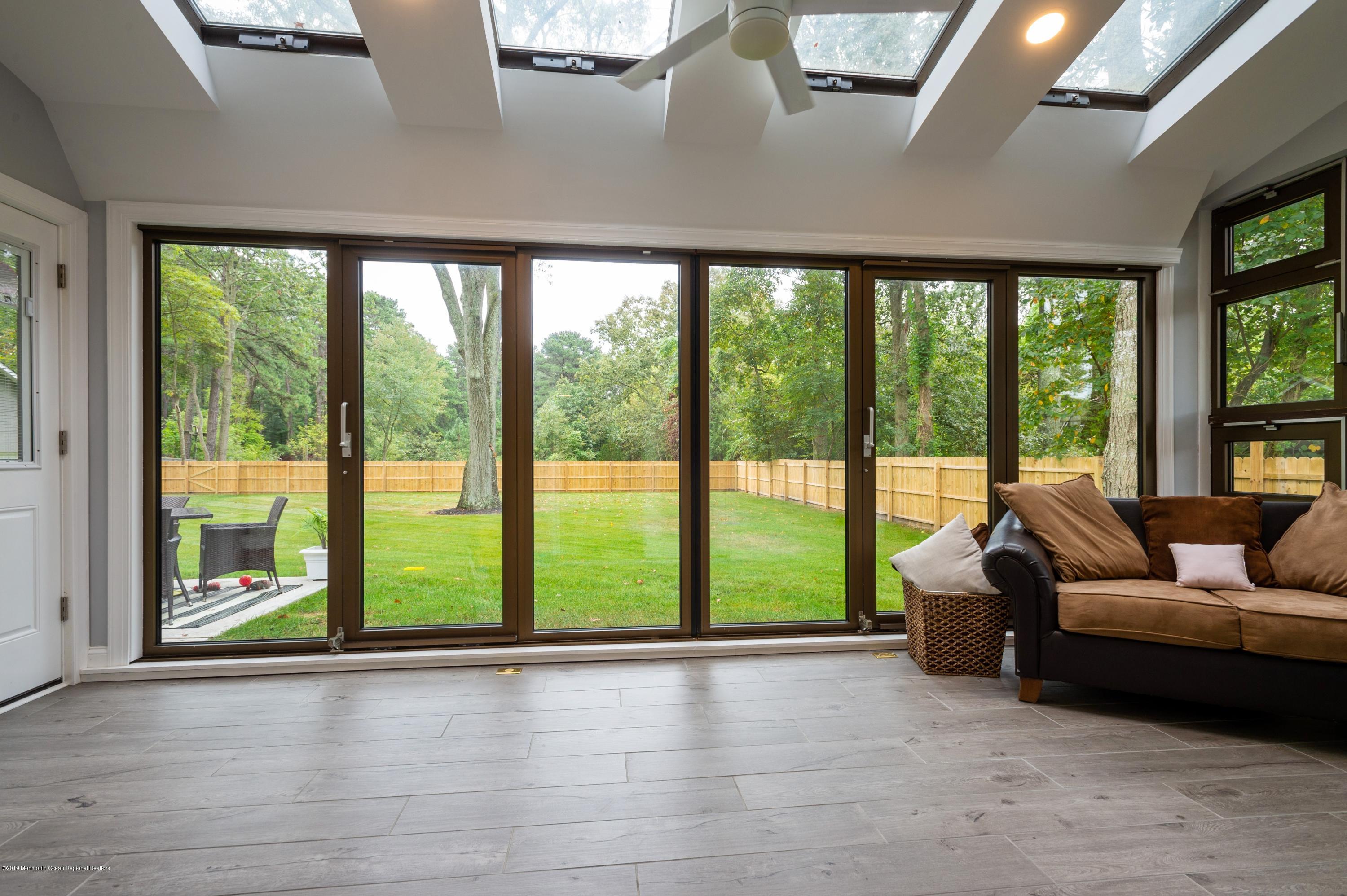 181 Jackson Mills Road Jackson, NJ 08527 - Photo 5 of 21 05_181JacksonMillsRd_97_SunRoom_HiRes